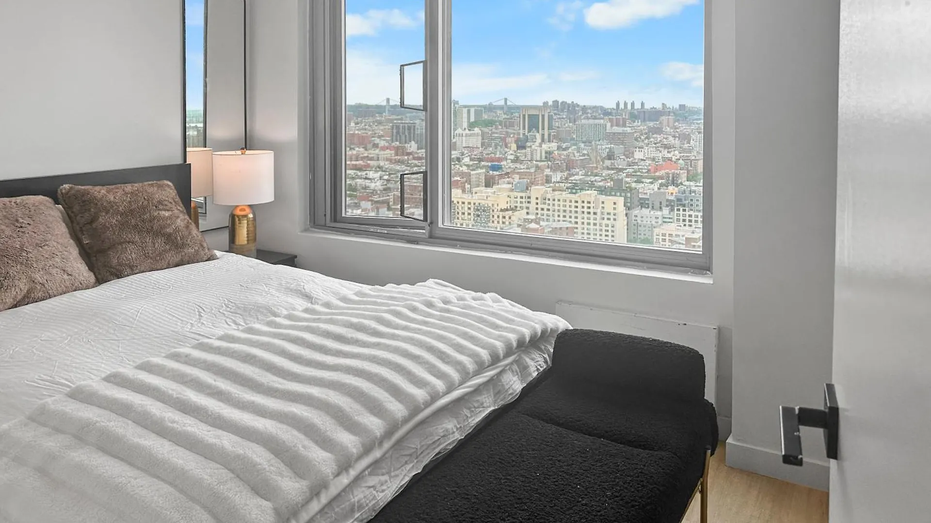 Nyc 5Th Ave Central Park Penthouse Balcony 3Bedroom Oasis New York USA